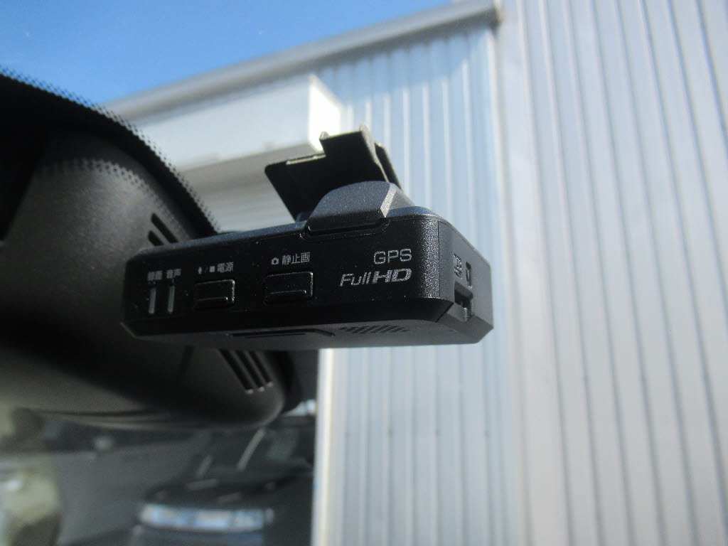 ニッサン セレナ6枚目