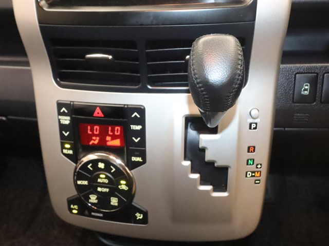 トヨタ ヴォクシー17枚目