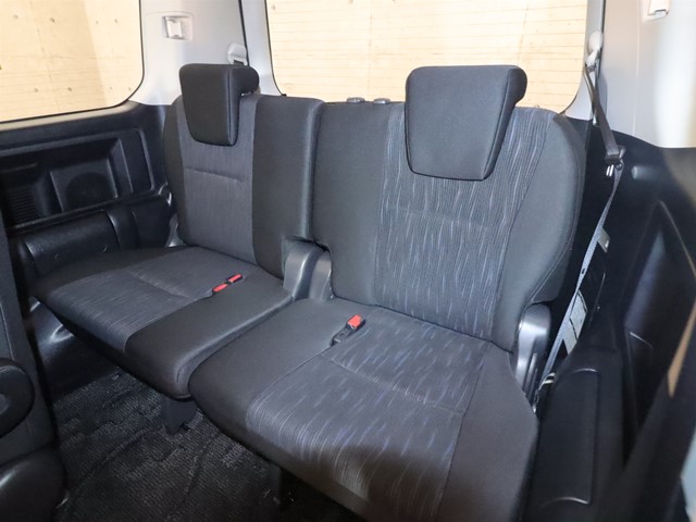 トヨタ ヴォクシー8枚目