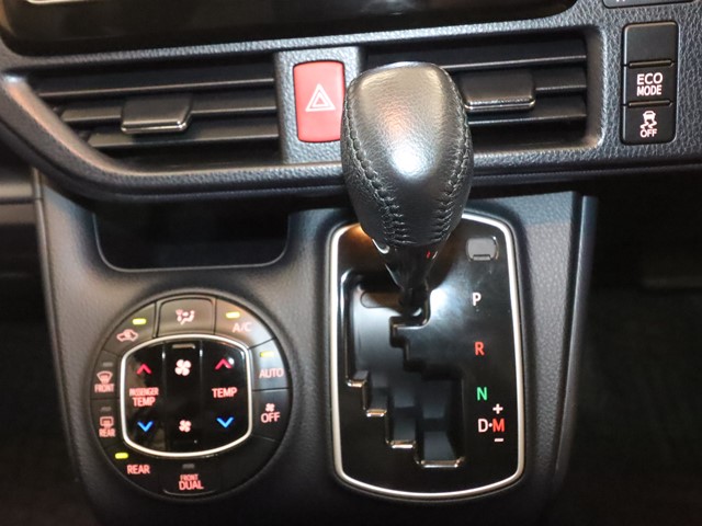 トヨタ ヴォクシー14枚目