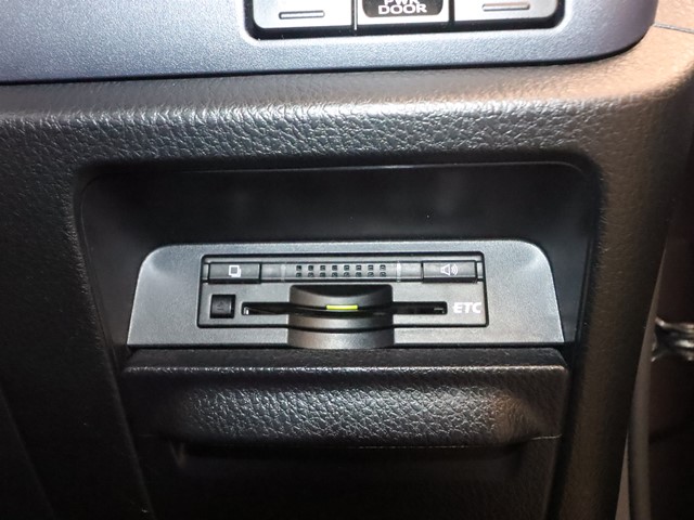 トヨタ ヴォクシー17枚目