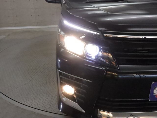 トヨタ ヴォクシー7枚目