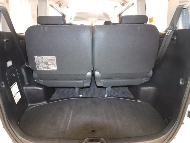 トヨタ ヴォクシー8枚目