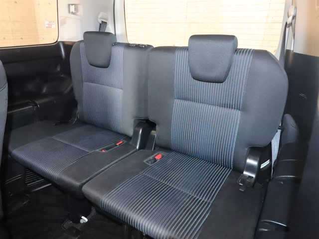 トヨタ ヴォクシー10枚目