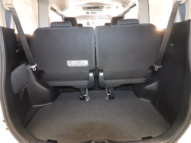 トヨタ ヴォクシー11枚目