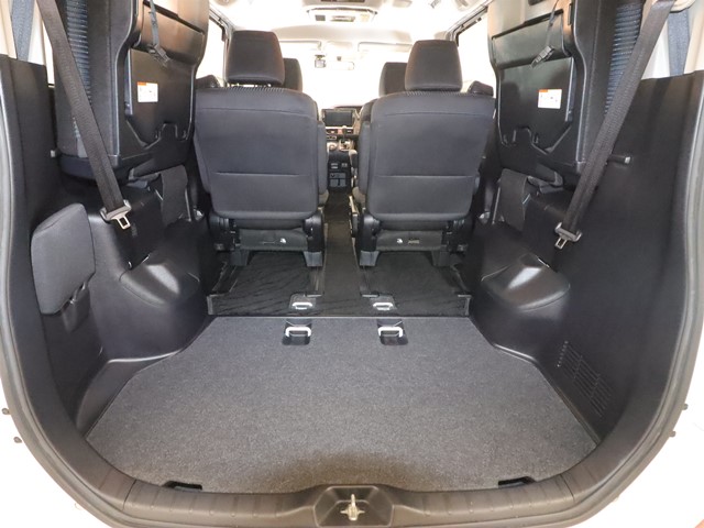 トヨタ ヴォクシー12枚目