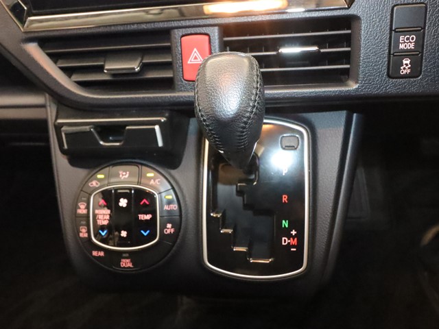 トヨタ ヴォクシー19枚目