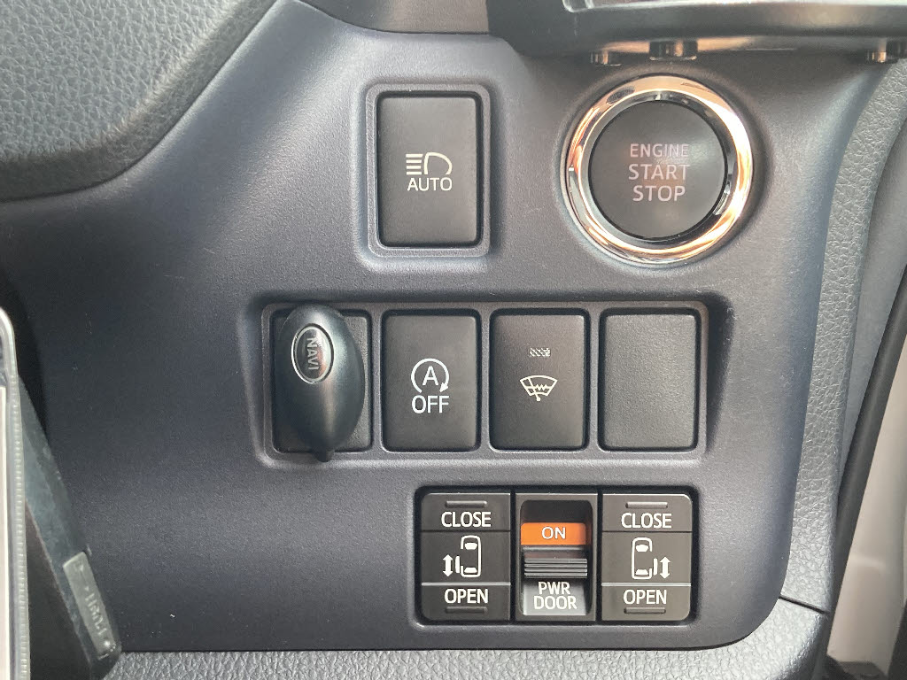 トヨタ ヴォクシー9枚目