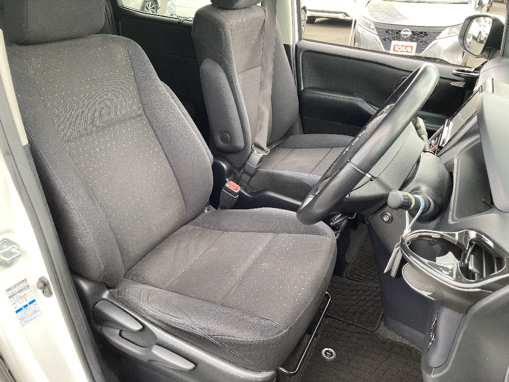 トヨタ ヴォクシー12枚目