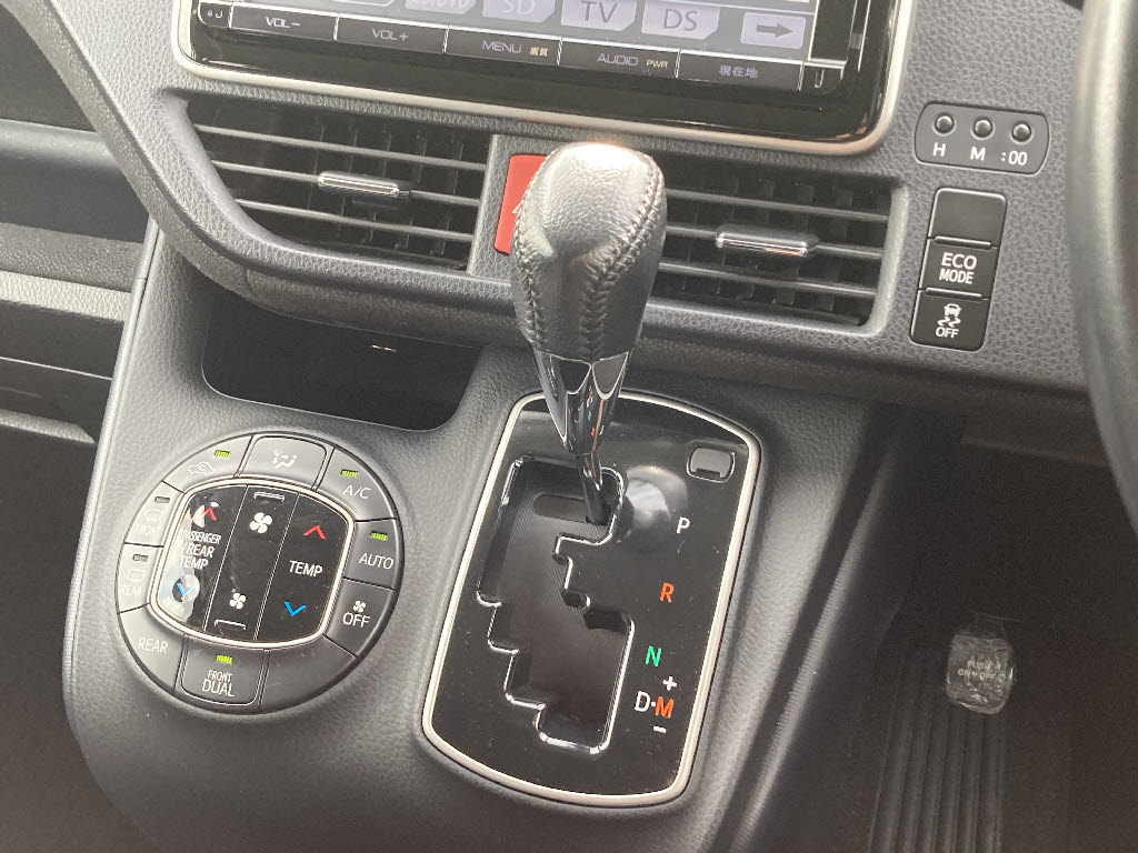 トヨタ ヴォクシー6枚目