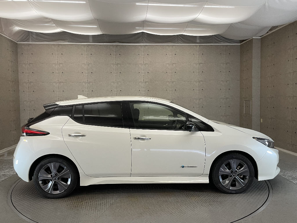 ニッサン リーフ12枚目