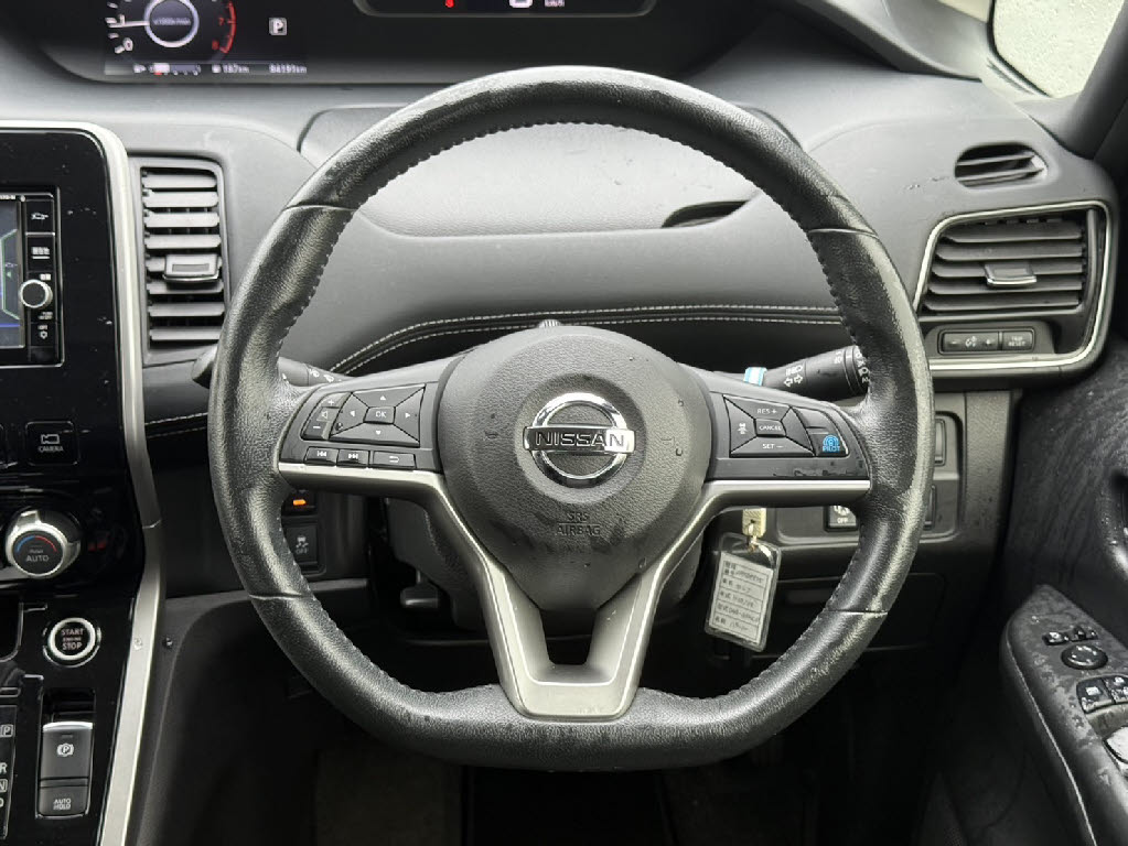 ニッサン セレナ11枚目