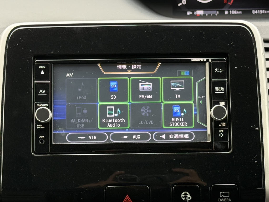 ニッサン セレナ2枚目