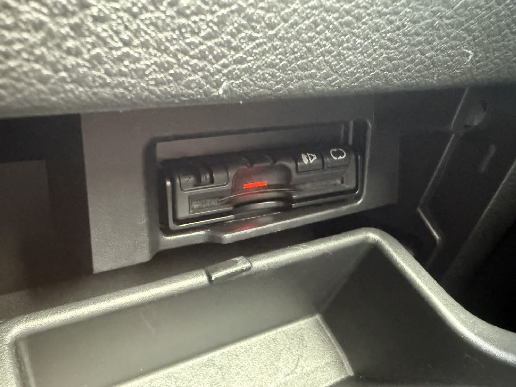 ニッサン セレナ6枚目