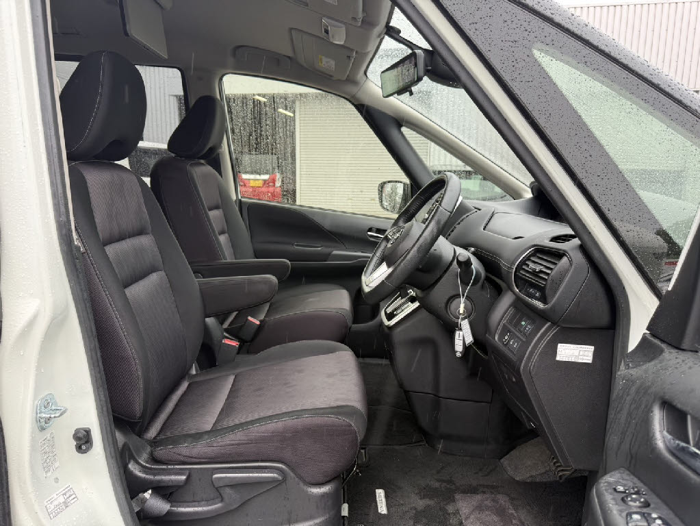 ニッサン セレナ8枚目