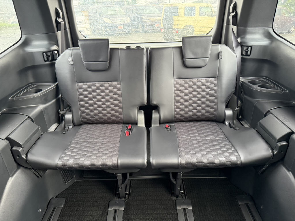 トヨタ ヴォクシー10枚目