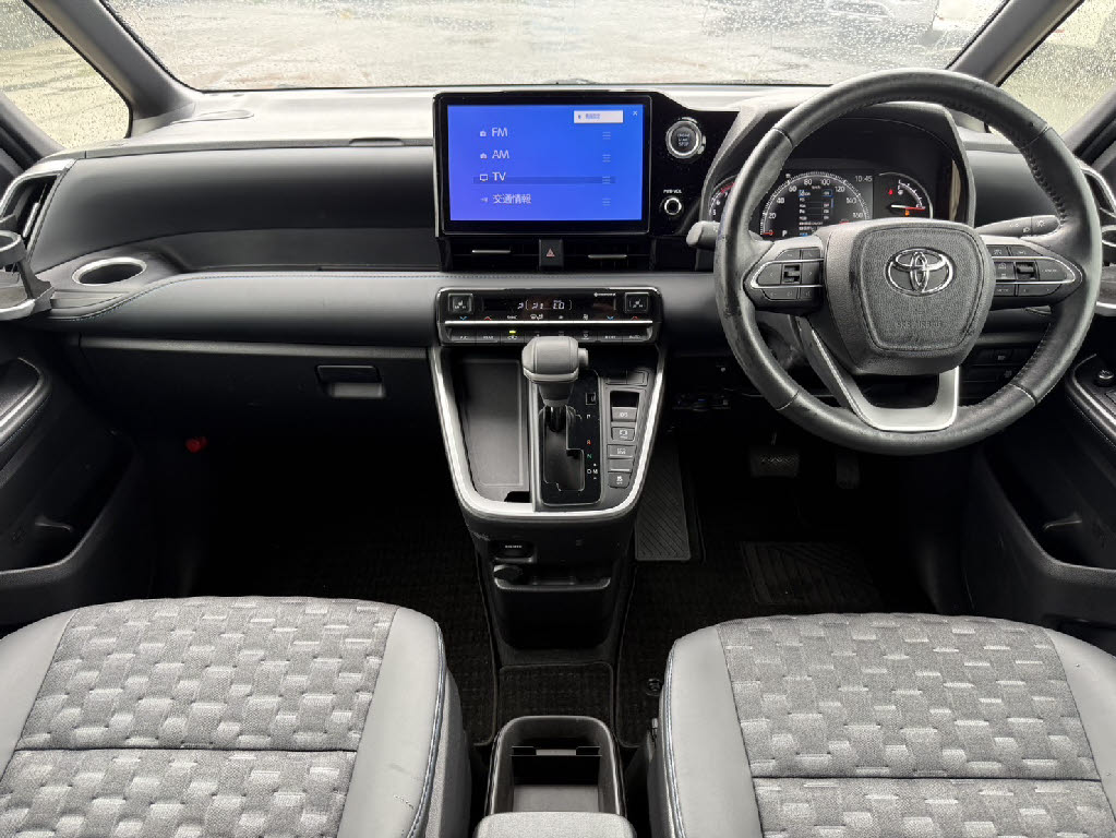 トヨタ ヴォクシー1枚目