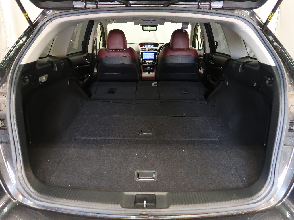 スバル レヴォーグ9枚目