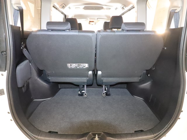 トヨタ ヴォクシー10枚目