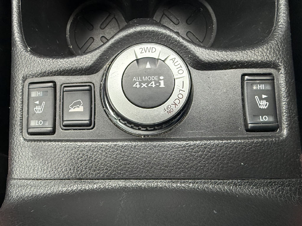 ニッサン エクストレイル4枚目