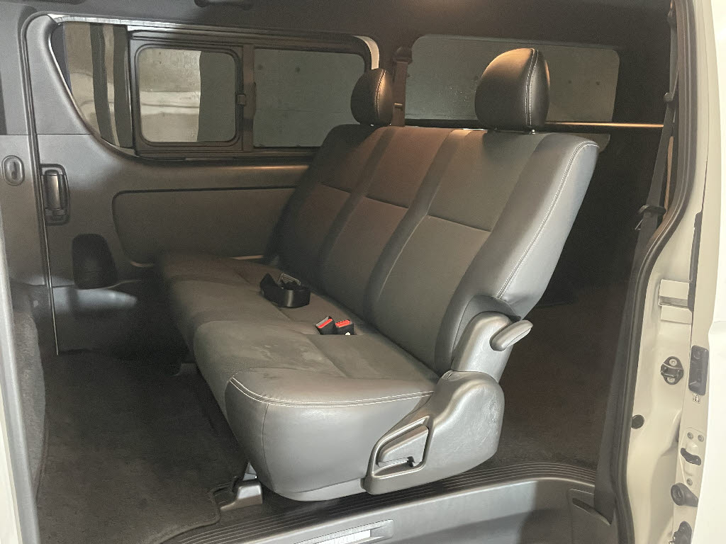 トヨタ ハイエースＶ6枚目