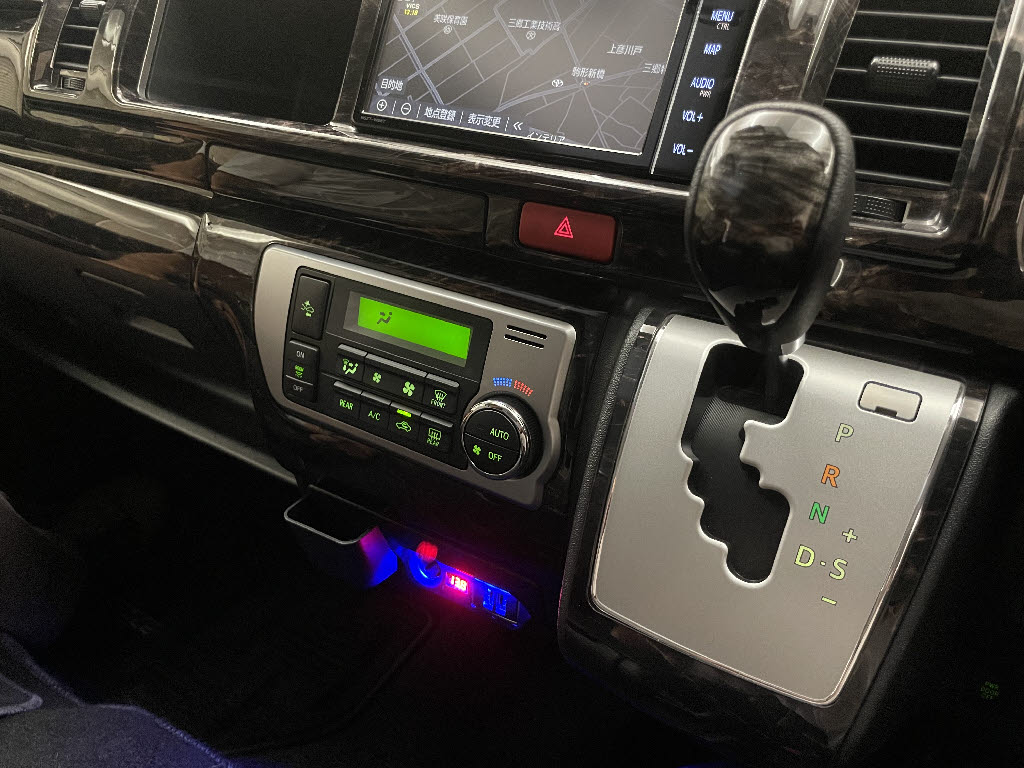 トヨタ ハイエース14枚目