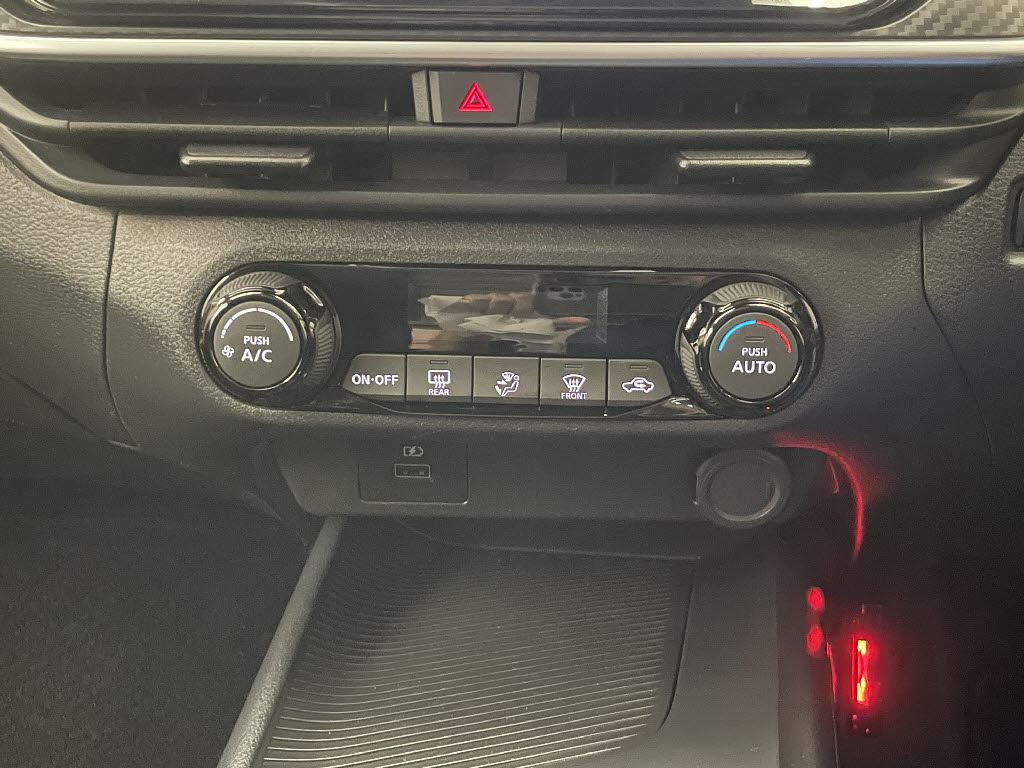 ニッサン ノート17枚目