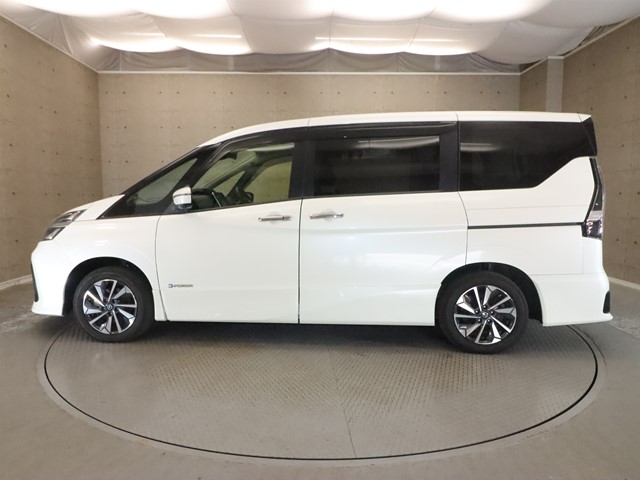 ニッサン セレナＨＶ7枚目