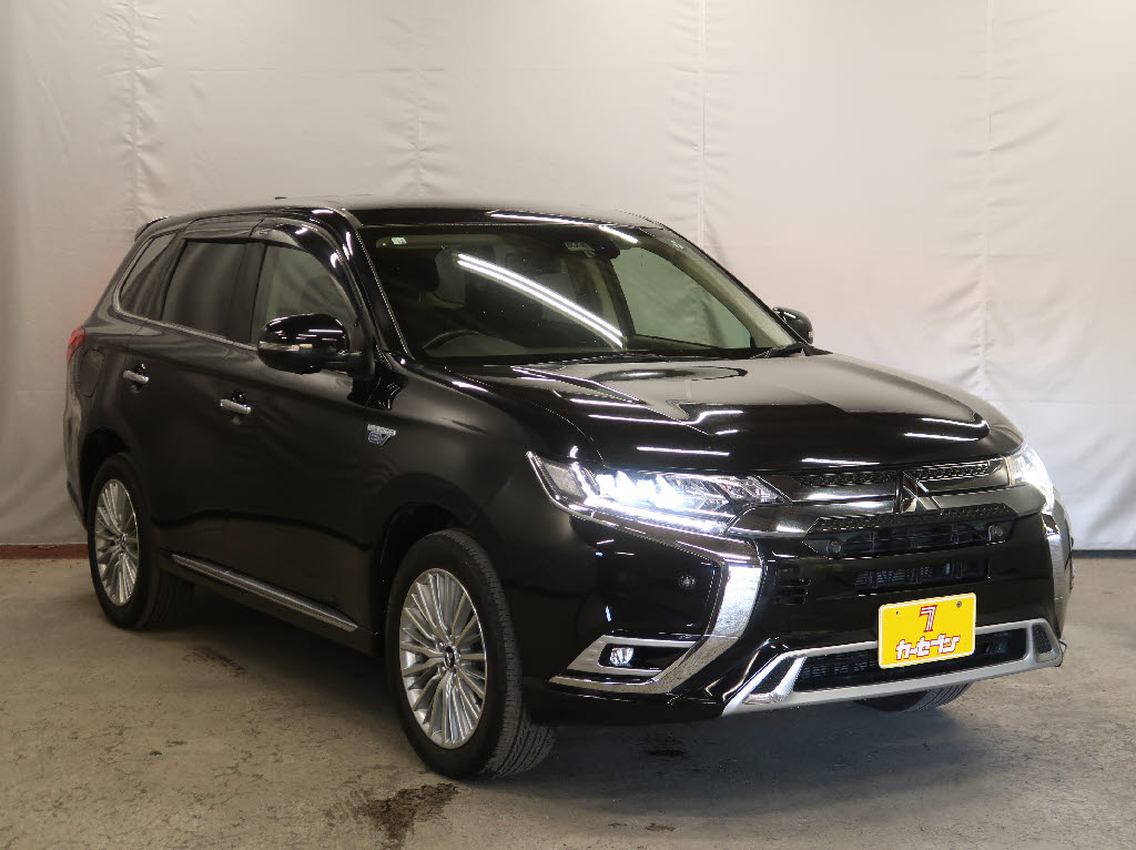 三菱 アウトランダーPHEV9枚目