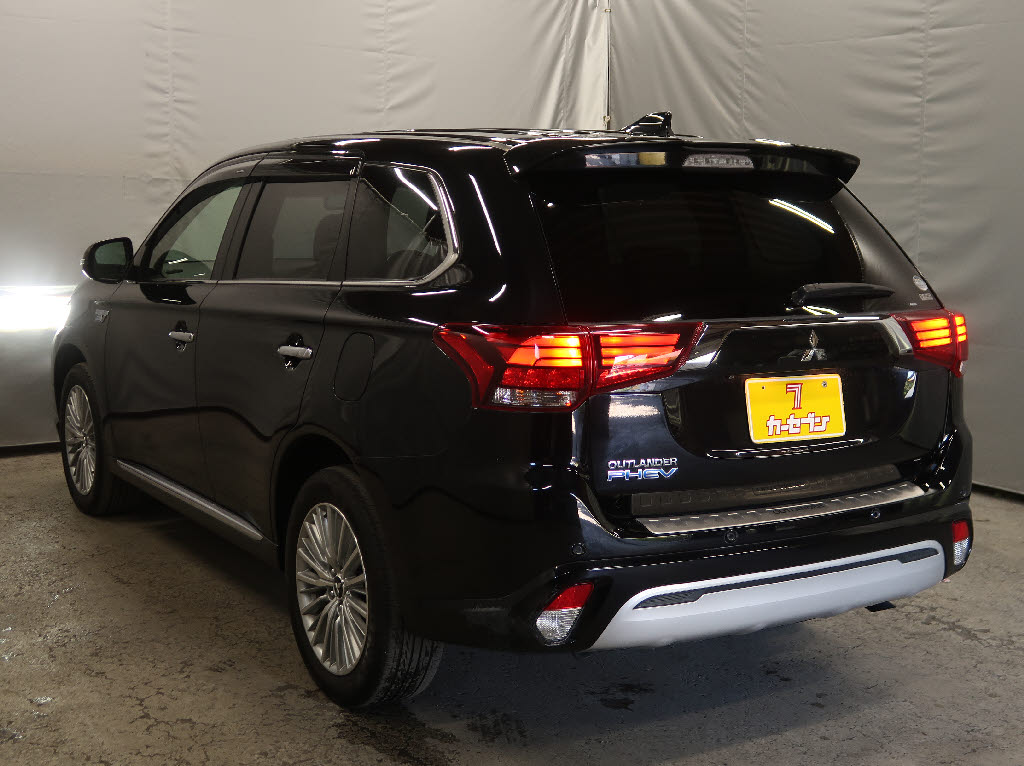 三菱 アウトランダーPHEV11枚目