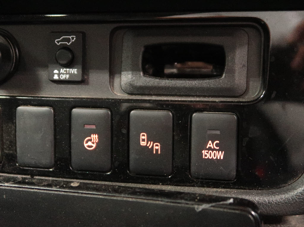 三菱 アウトランダーPHEV16枚目