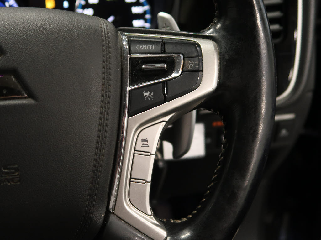 三菱 アウトランダーPHEV18枚目