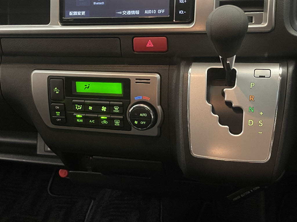 トヨタ ハイエース17枚目