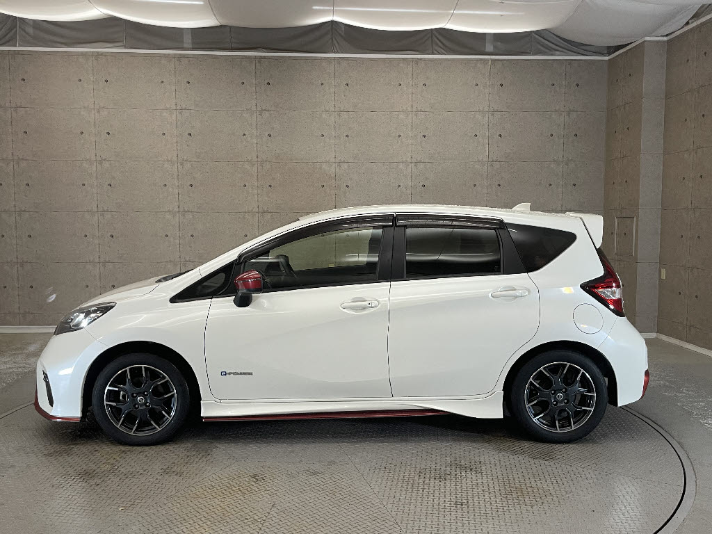 ニッサン ノート14枚目