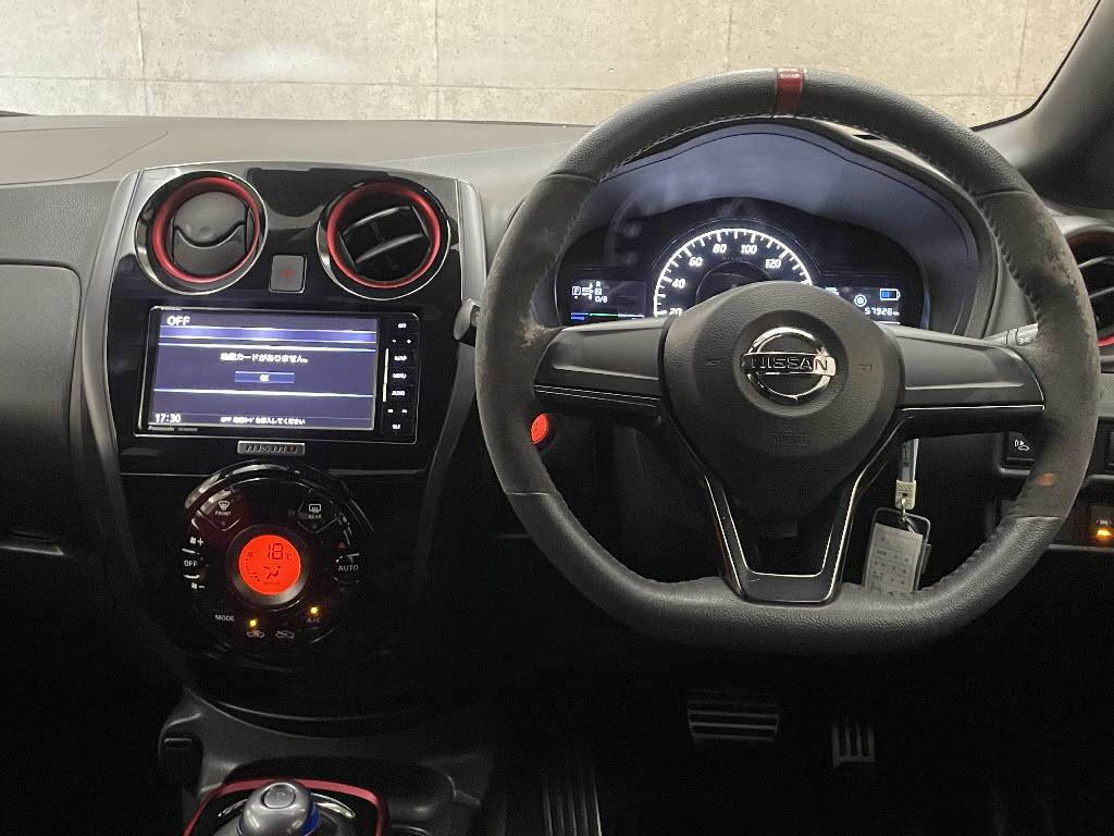 ニッサン ノート2枚目