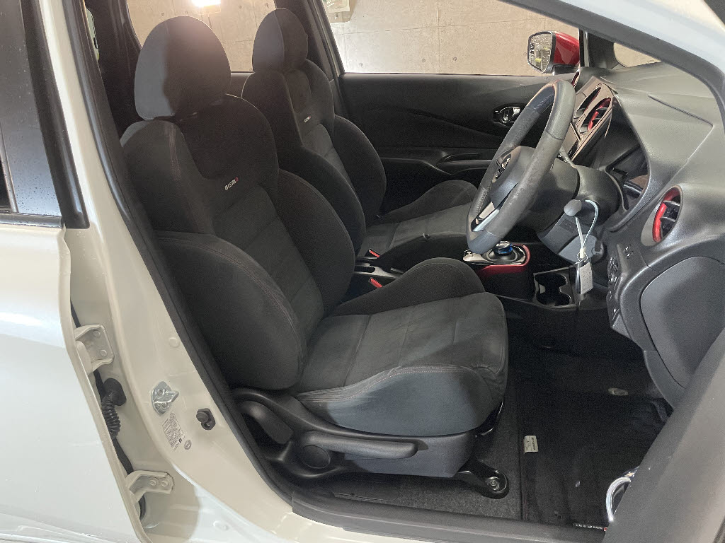 ニッサン ノート3枚目