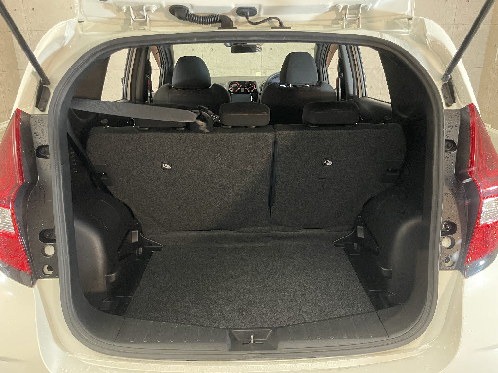 ニッサン ノート8枚目