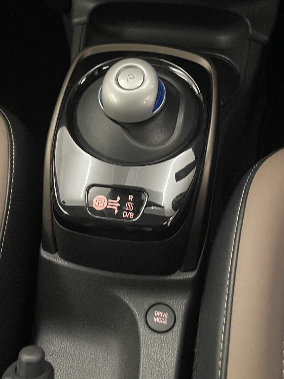 ニッサン ノート18枚目