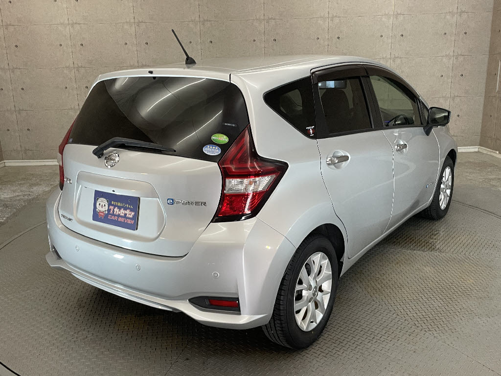 ニッサン ノート1枚目