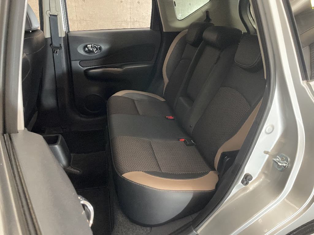 ニッサン ノート6枚目