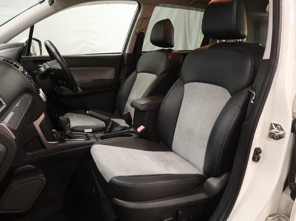 スバル フォレスター18枚目