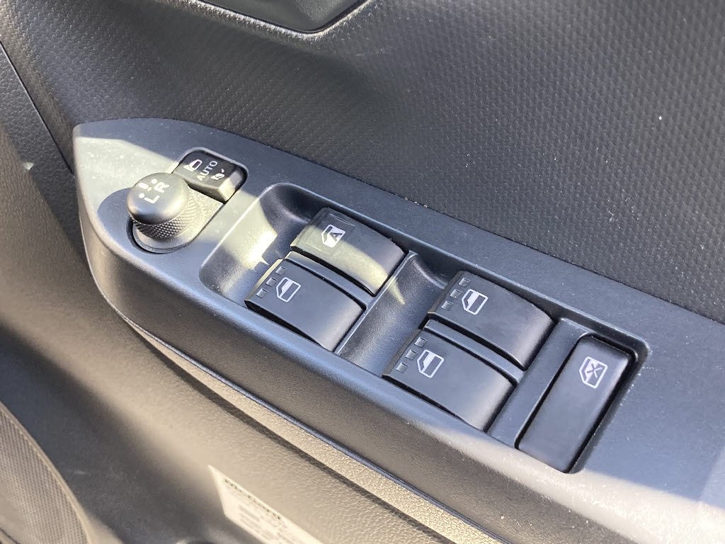 ダイハツ ミライース11枚目