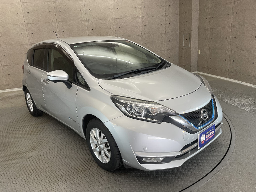 ニッサン ノート9枚目