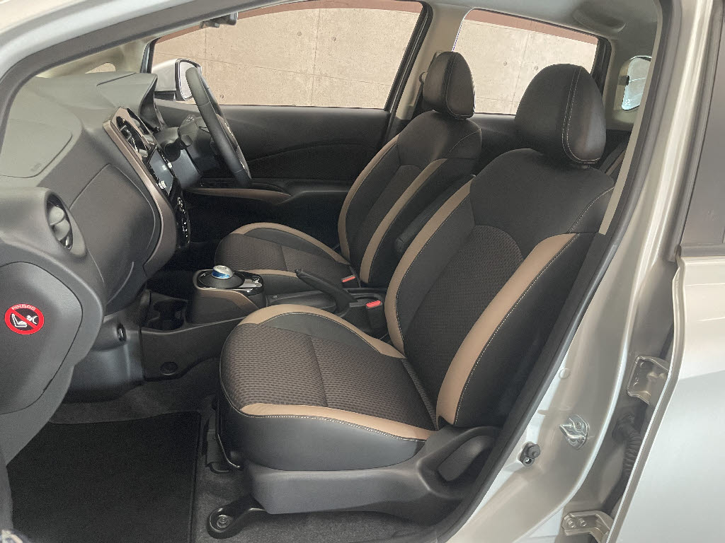 ニッサン ノート5枚目