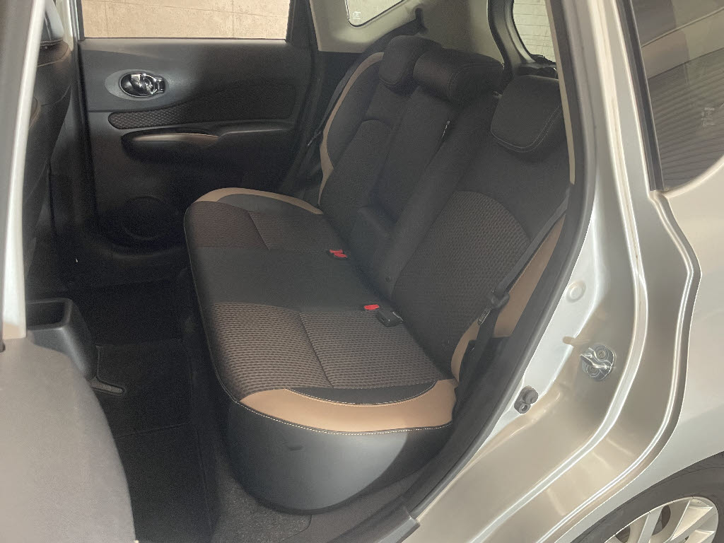 ニッサン ノート6枚目