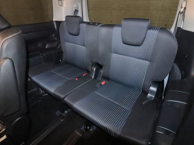 トヨタ ヴォクシー10枚目