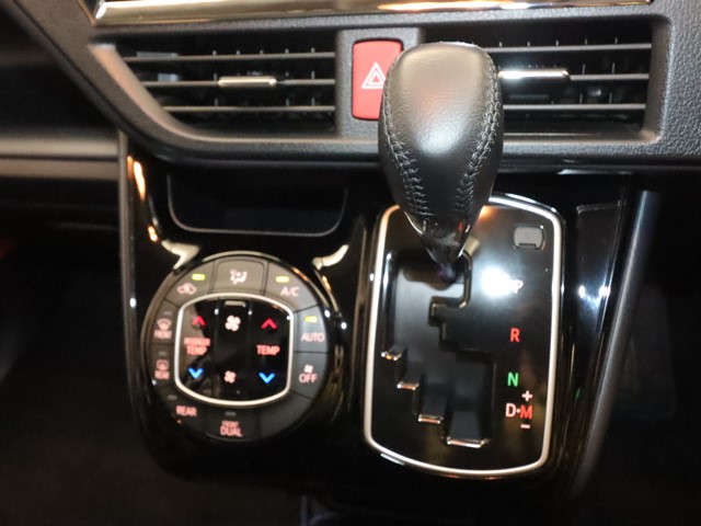 トヨタ ヴォクシー18枚目