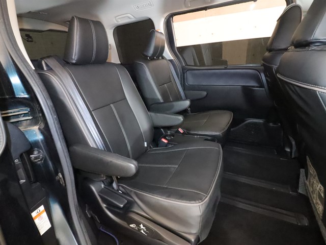 トヨタ ヴォクシー4枚目