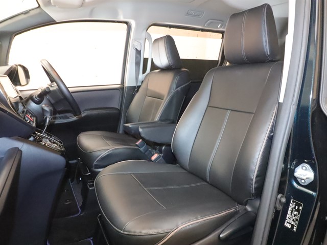 トヨタ ヴォクシー7枚目