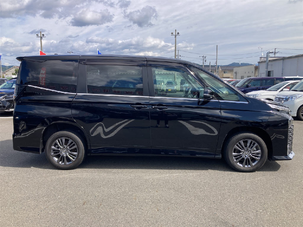 トヨタ ヴォクシーハイブリッド11枚目